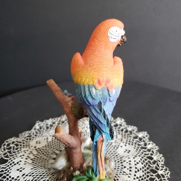 Сorner Creation 2002 Parrot Multicolor Resin Figurine - Picture 9 of 10